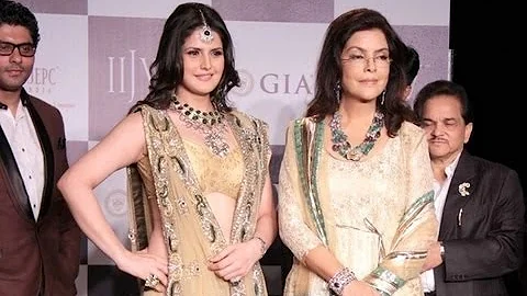 India International Jewellery Week 2012: Zarine Khan And Zeenat Aman At IIJW Day 3