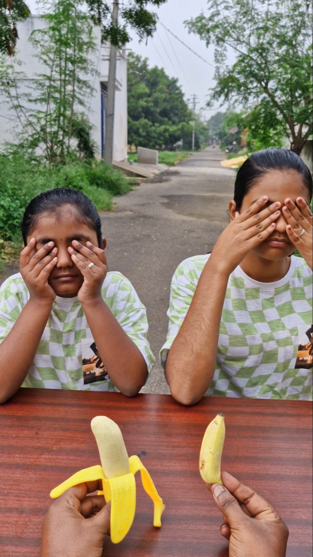 Choose Banana CHALLANGE ??Tom\u0026Jerry ?DiyaIshwarya #shorts #viralvideo