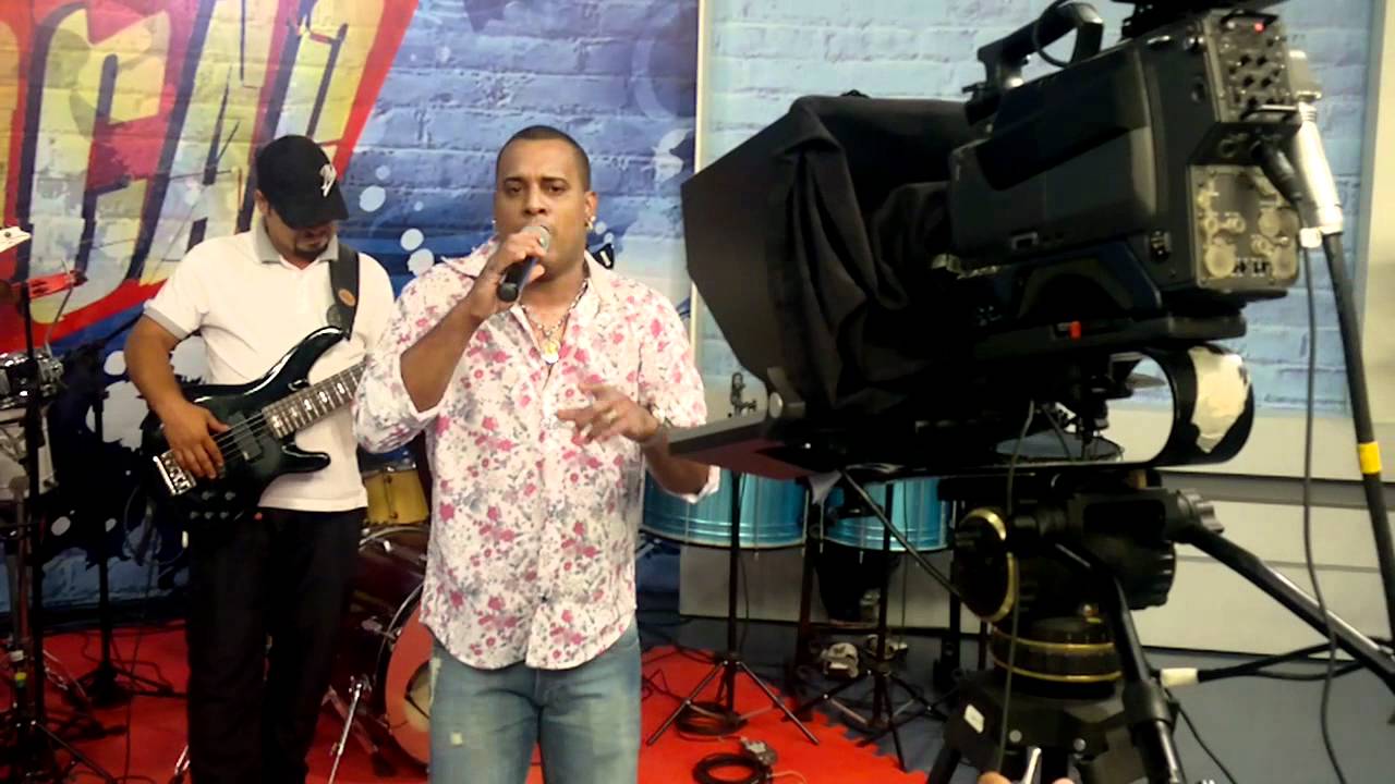 XEXÉU CANTA MARGARIDA PERFUMADA A PEDIDO DE ZÉ EDUARDO AP VIVO.mp4