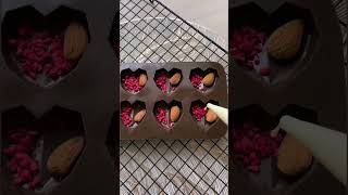 Малина +миндаль и белый шоколад.Сочетание-которое оценят 🤎🫶 #изшоколада #шоколад