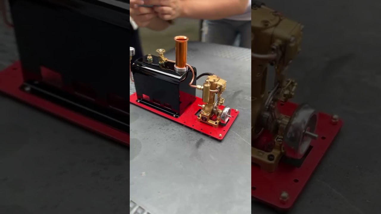 Can you believe this steam engine can run continuously for 20 minutes?