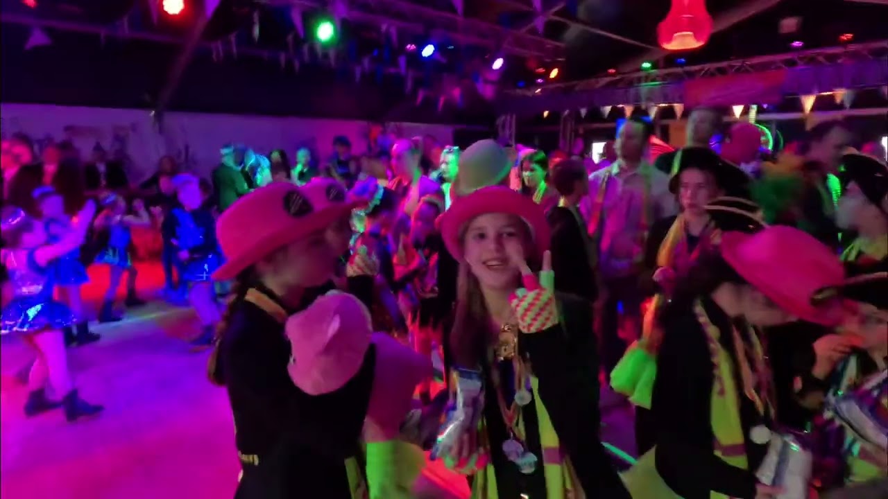 Prinsenfoto en met de Brandeliers naar de prinsreceptie Barrierke