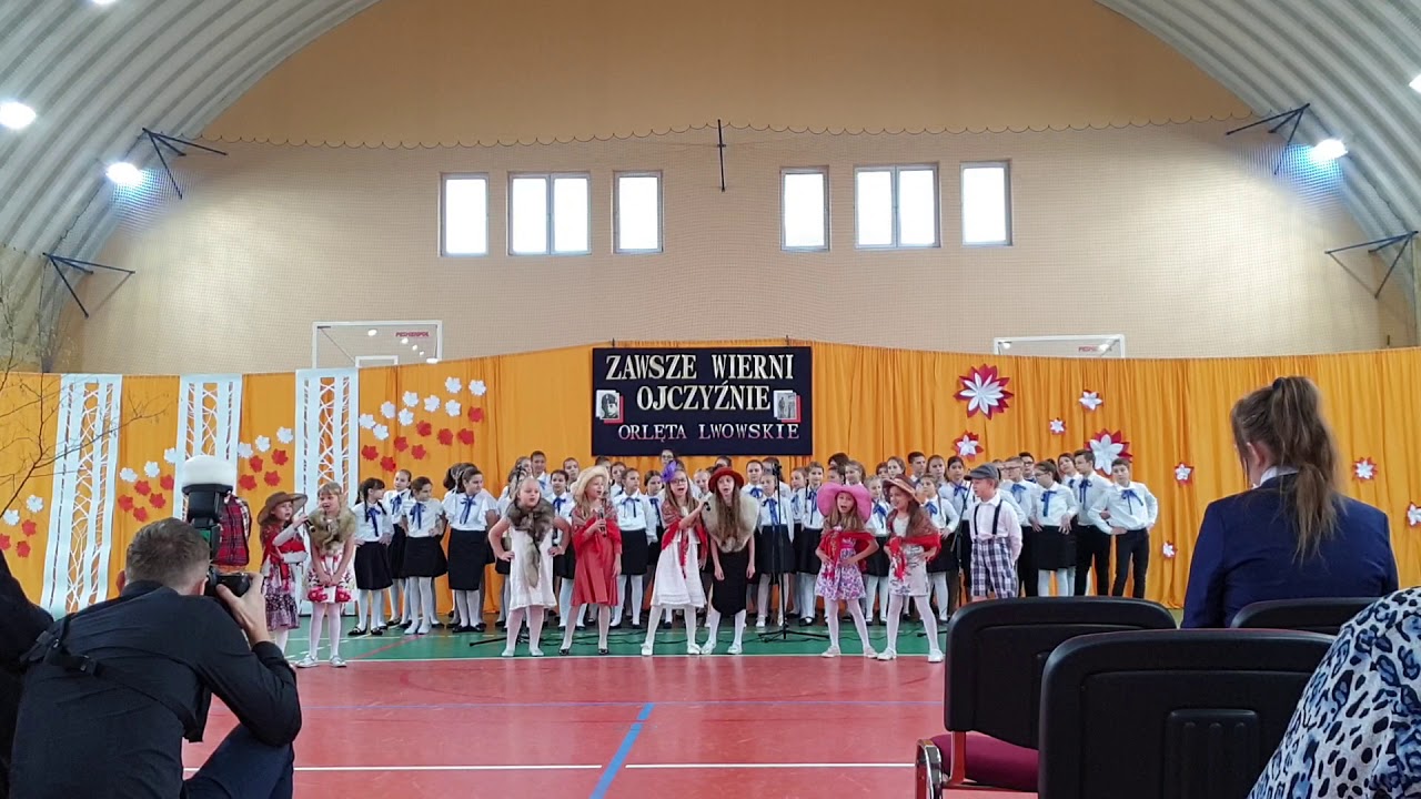 Przekazanie nowego sztandaru Szkole Podstawowej nr 8w Zamościu