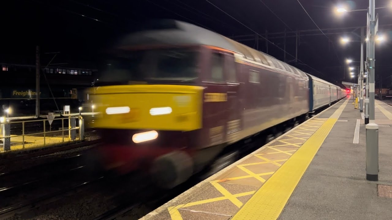 WCRC 57012 zooms through Colchester with 5Z26