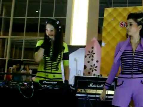 Al GHAZALI feat MAIA ESTIANTY