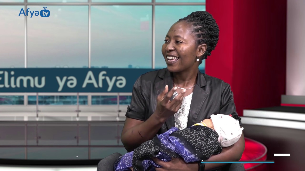 Fahamu Jinsi  ya Kumpakata Mtoto wakati wa Kunyonyesha  - 2