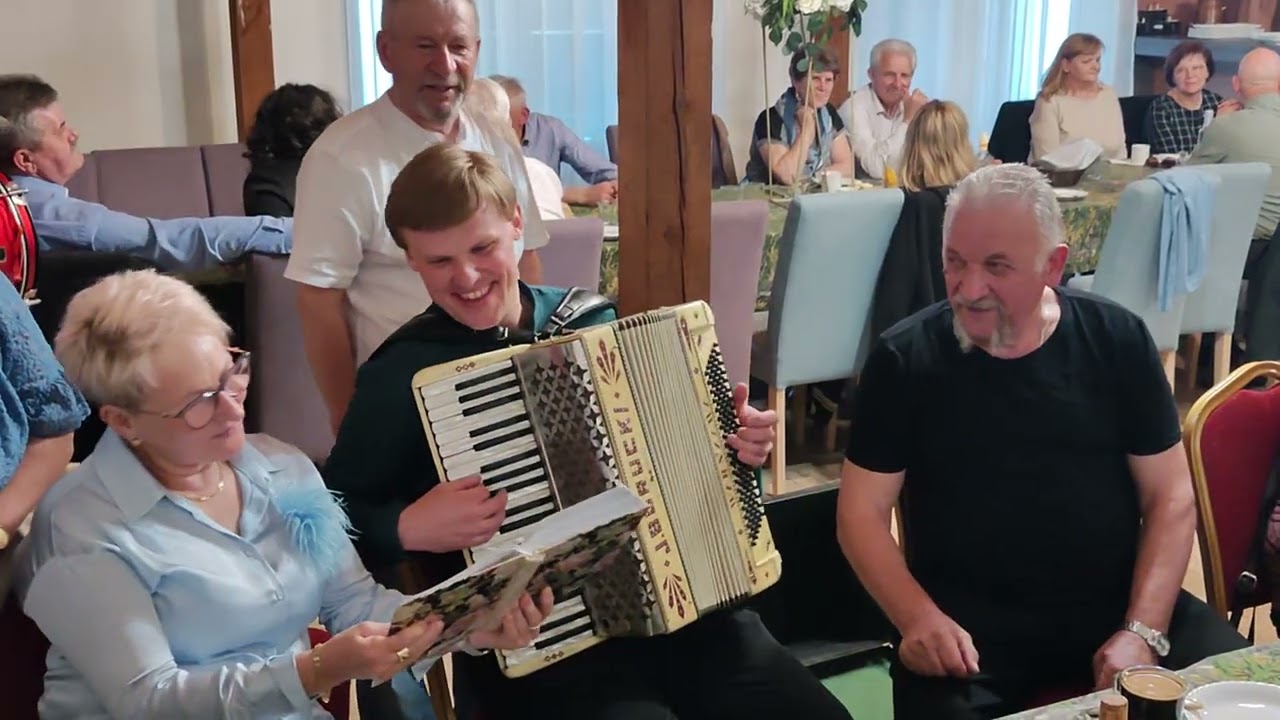 Stara TRADYCJA ! Na wiejskich WESELACH śpiewy za stołami były OBOWIĄZKOWE 