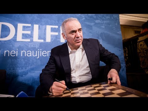 Video: Teimouras Radjabovas yra šachmatų pasaulio karalius