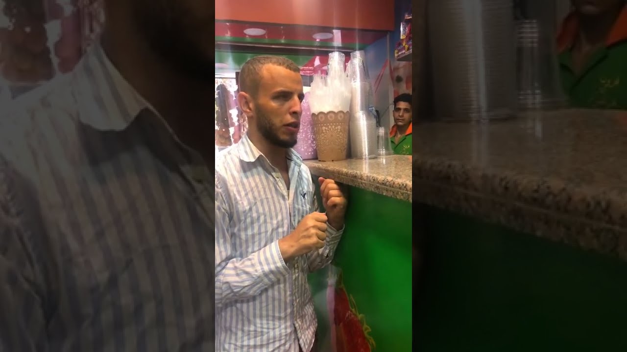 دخلوا يشربوا عصير قصب فاجئوا أصحاب المحل 😲!!