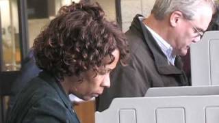 US voters face long lines and dirty tricks