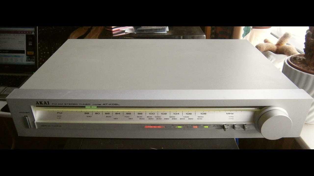 Tuner bibande FM/AM analogique vintage AKAI AT-580 coffrage en bois