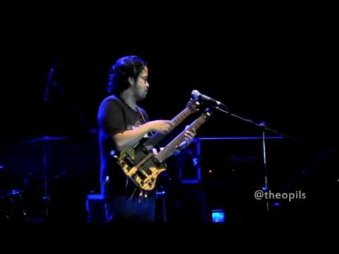 Play Tapping Double Neck Guitar - Balawan 2 - YouTube