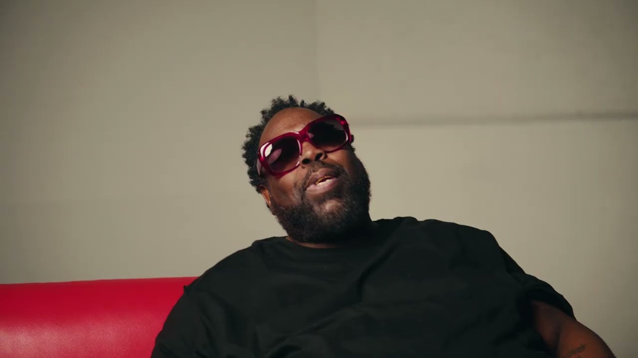 8Ball - OVER (Official Video) auf YouTube ansehen 8Ball - OVER (Official Video) auf YouTube ansehen