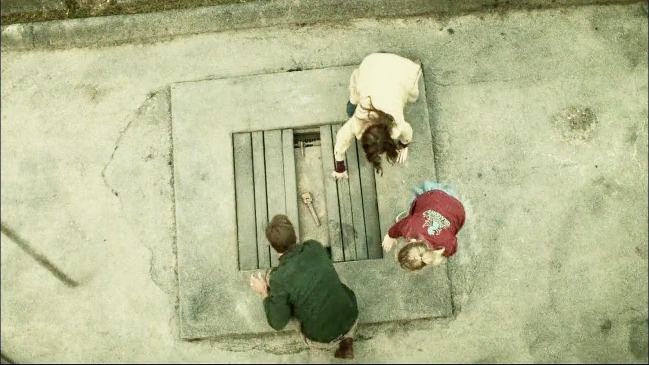 361 день они прятались из-за пандемии монстров, не зная, что они сами — монстры