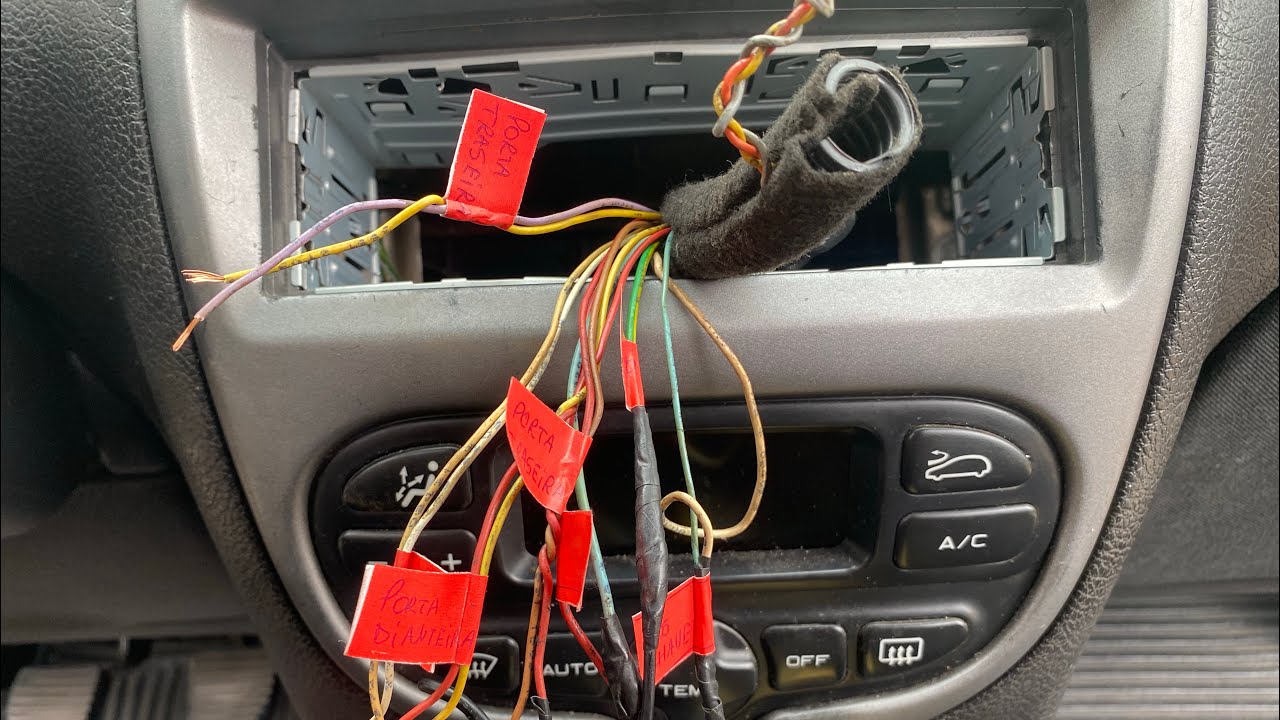Identificando os fios do som do Peugeot 206 1.6 16v Feline 2007/2007 hatch