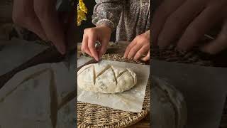Relaxing Bread Scoring video :)