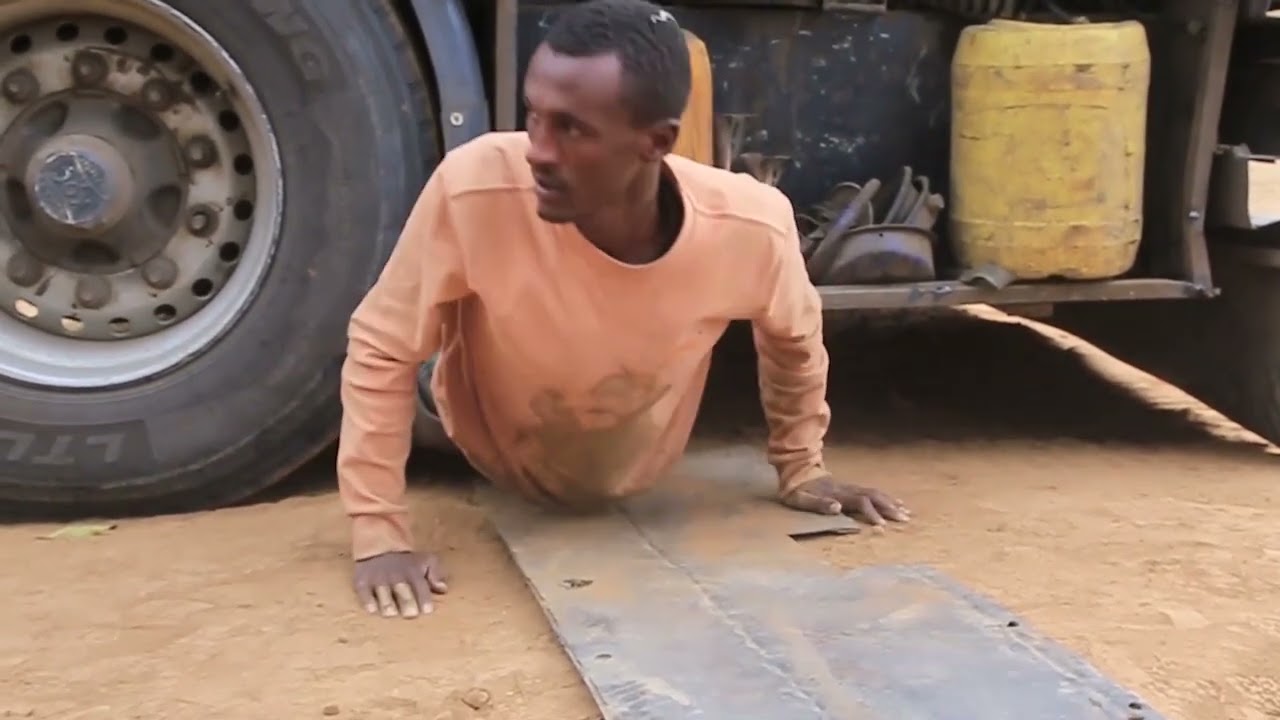 “WAHAMIAJI HARAMU” WAKUTWA KWENYE GARI LA KUSAFIRISHA GESI