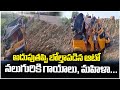 Road Incident At Hanamkonda |  Auto Overturned | V6 News