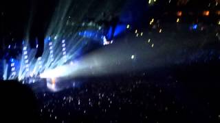 Beyoncé - "I Will Always Love You/Halo" (Mrs Carter World Tour - O2 World Berlin - 24.05.2013)