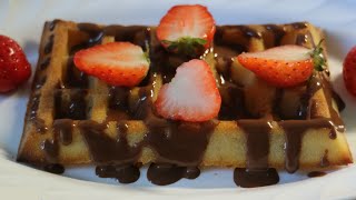 Gaufre o Waffle al cioccolato e fragole