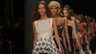 Mario Dice Woman Fashion Show SS17 MFW Milano | Неделя моды в Милане 2016 - весна/лето 2017(Mario Dice Woman Fashion Show SS17 MFW Milano | Неделя моды в Милане 2016 сезон S/S 17 Video realizzato da VILTV - ART CHANNEL., 2016-09-25T22:27:40.000Z)