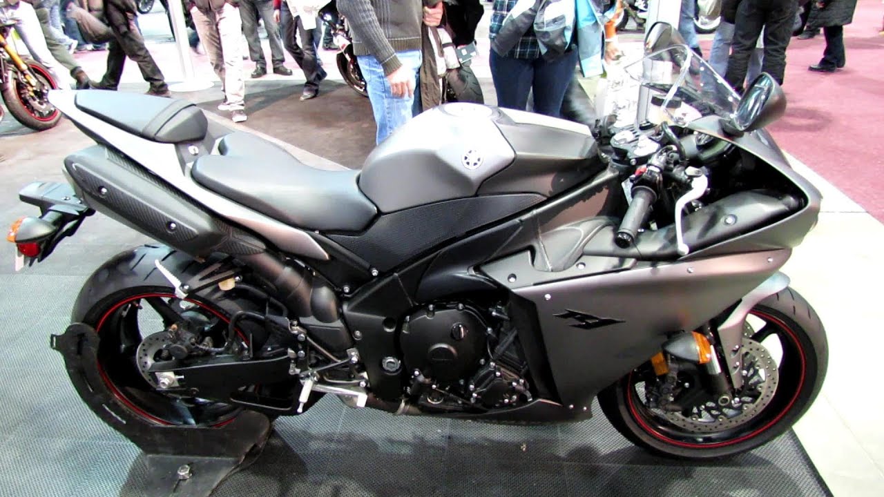 r1 grey