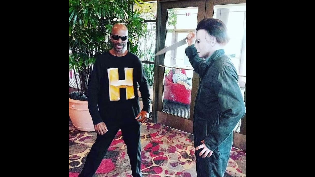 Starring Ronald Alexander as Super Hollywood 👌