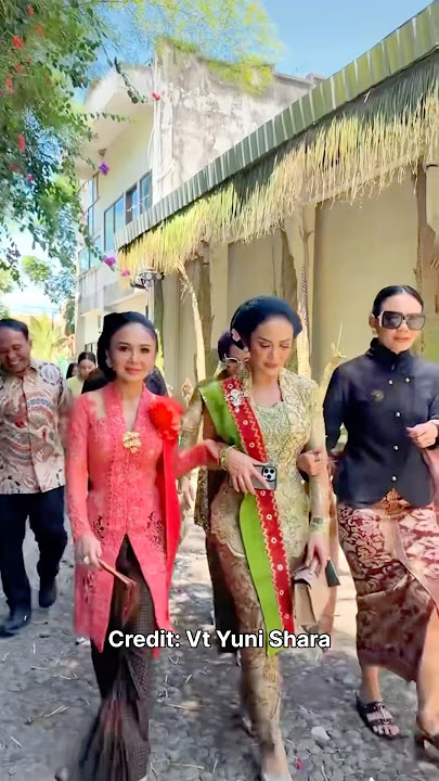 Bunda Yuni shara  & mimi #krisdayanti  #kebayamodern #kebayakutubaru #kebayacantik #kebayanusantara