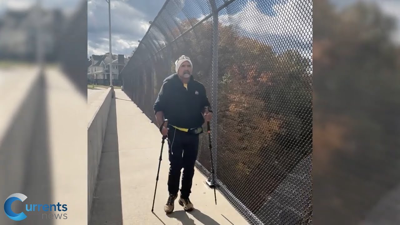 Священник из Чикаго прошел 900 миль, чтобы привлечь внимание к бедственному положению семей иммиг...