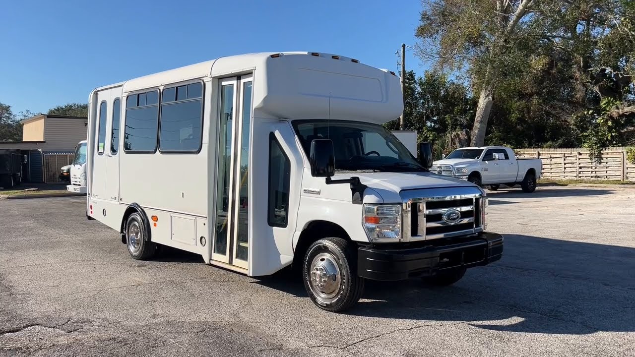 2016 Ford E450_Super_Duty Bradenton, Sarasota, Palmetto, Tampa, St. Petersburg T0387