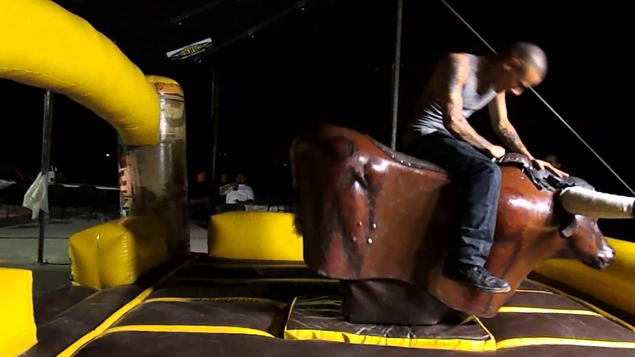 EL TORO LOCO SHOW MECHANICAL BULL FOR RENT