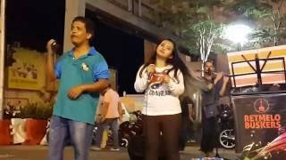 goyang inul-Nurul & farah feat retmelo buskers cover inul,goyang aduhh