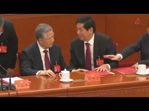 新加坡亚洲新闻台拍到的更多胡锦涛，栗战书，习近平和王沪宁的交互画面，稍后评论