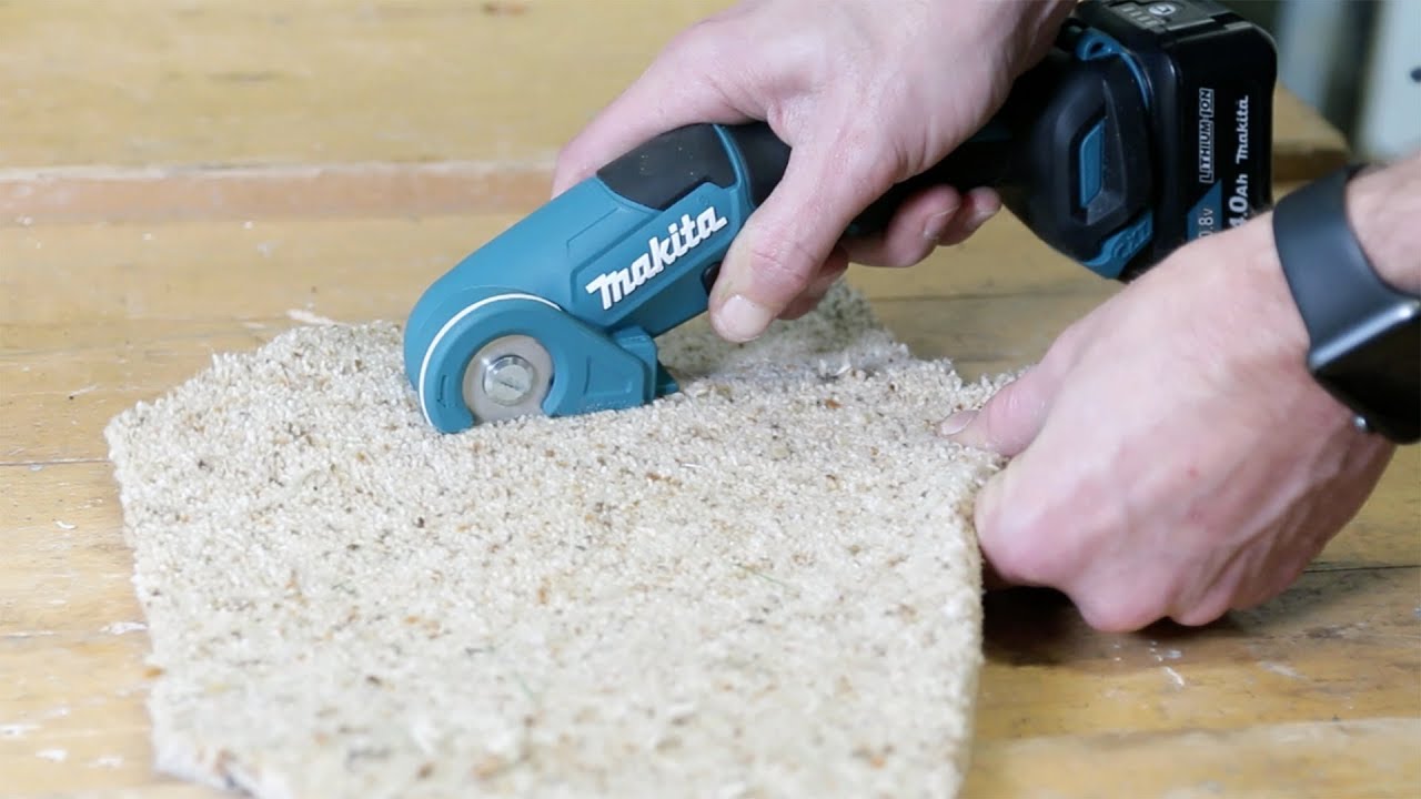 Makita CP100 Cordless Cutter - ideal for carpet and wire mesh 