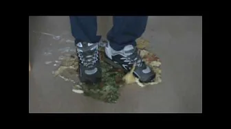 Stomp with skate shoes.wmv