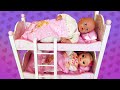 Die Baby Born Puppen bekommen ein neues Etagenbett. Spielzeug Video für Kinder