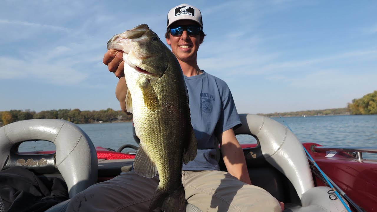 BIG BASS EAT IN THE FALL