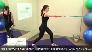 SINGLE ARM ROW IN STRIDE STANDING WITH RESISTANCE BAND
