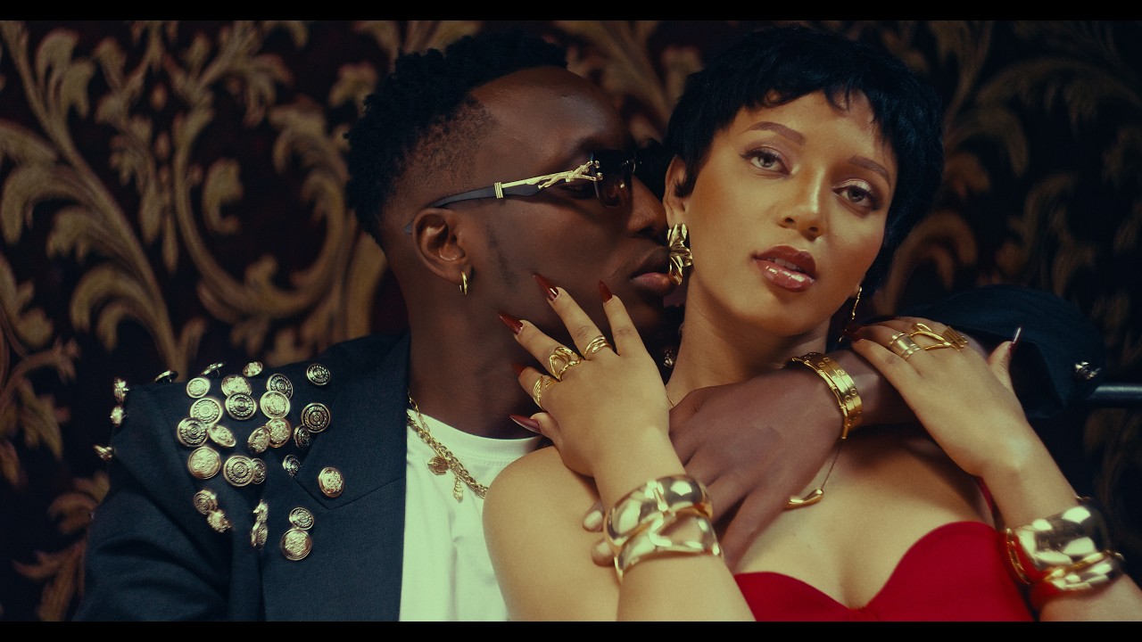 Guarda DANCE By Davis D Official Video su YouTube Guarda DANCE By Davis D Official Video su YouTube