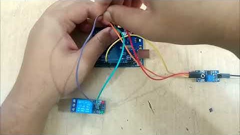 Hoe maak je een automatisch plantenbewateringssysteem met Arduino UNO en een bodemsensor || Techi...