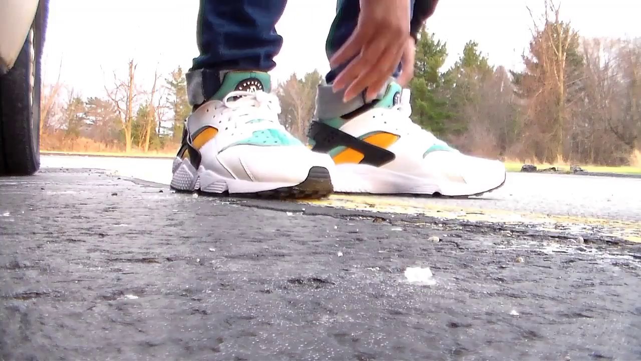 air huarache white turquoise gold