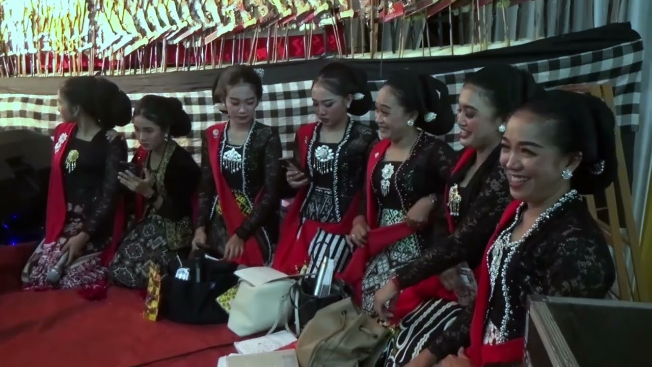 wayanf kulit setan2 podo metu