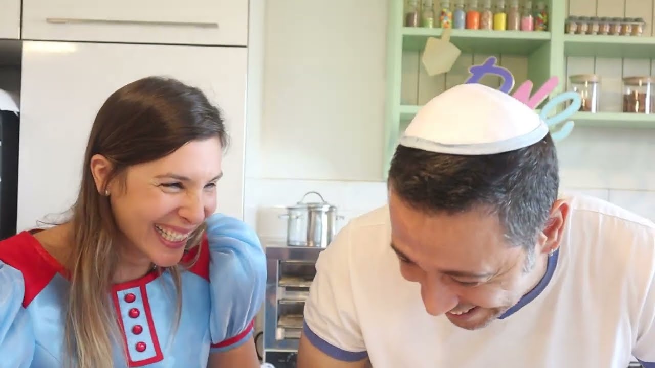 ללוש ושלגלון מדליקים נר חנוכה שמיני 8 בפרק פספוסים מצחיק במיוחד