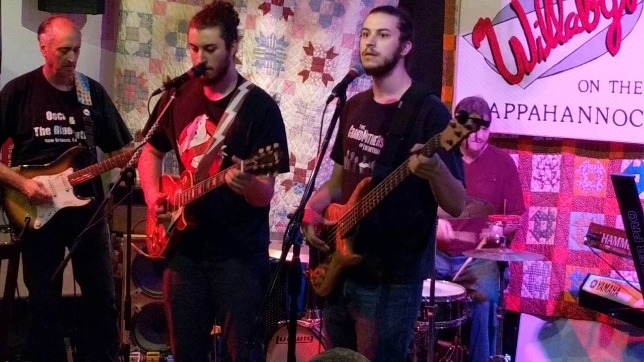 Ver Twin Brothers Band performing 'Voodoo Child" by Jimi Hendrix en YouTube Ver Twin Brothers Band performing 'Voodoo Child" by Jimi Hendrix en YouTube