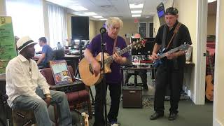 Mark Taylor performs for the DN Concert Series