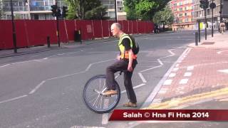 Unicycle in London الدراجة الهوائية الأحادية العجلة