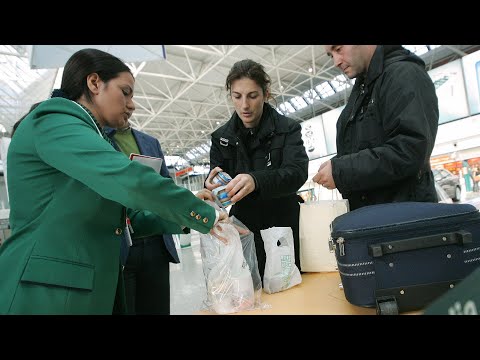 В аэропорты ЕС возвращается ограничение 100 мл для жидкостей