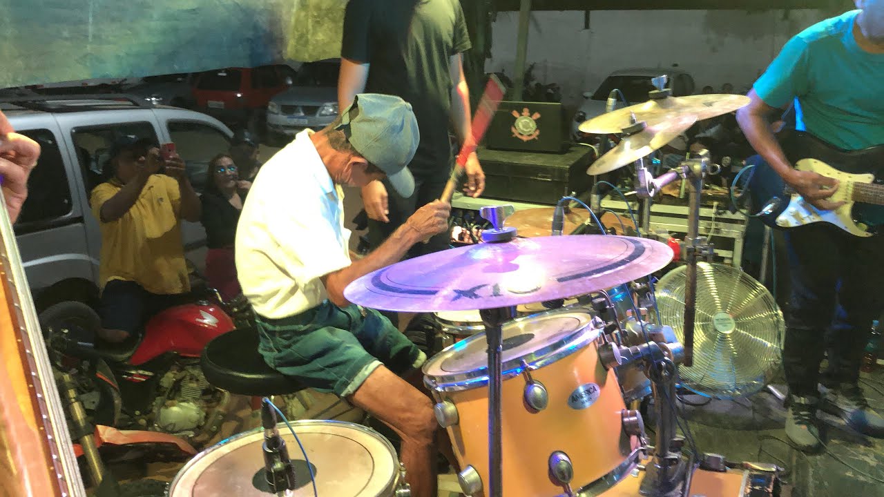 OLHA A PEGADA DO VALDECIR NA BATERIA 😄