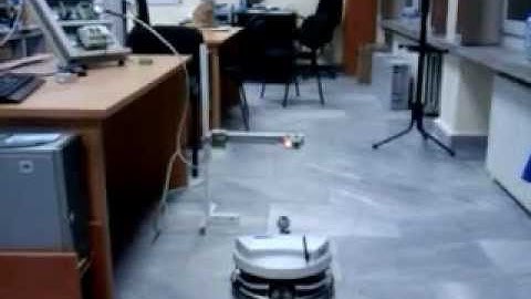 Robotino reacts according to traffic lights