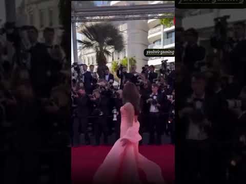 Alia Bhatt's Cannes Moment Had Everyone Talking 😳 #AliaBhatt #CannesFilmFestival #RedCarpet